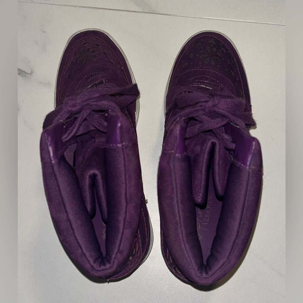 Purple Princess Vera Wang 3in Hidden Wedge Sneaker - Picture 3 of 4